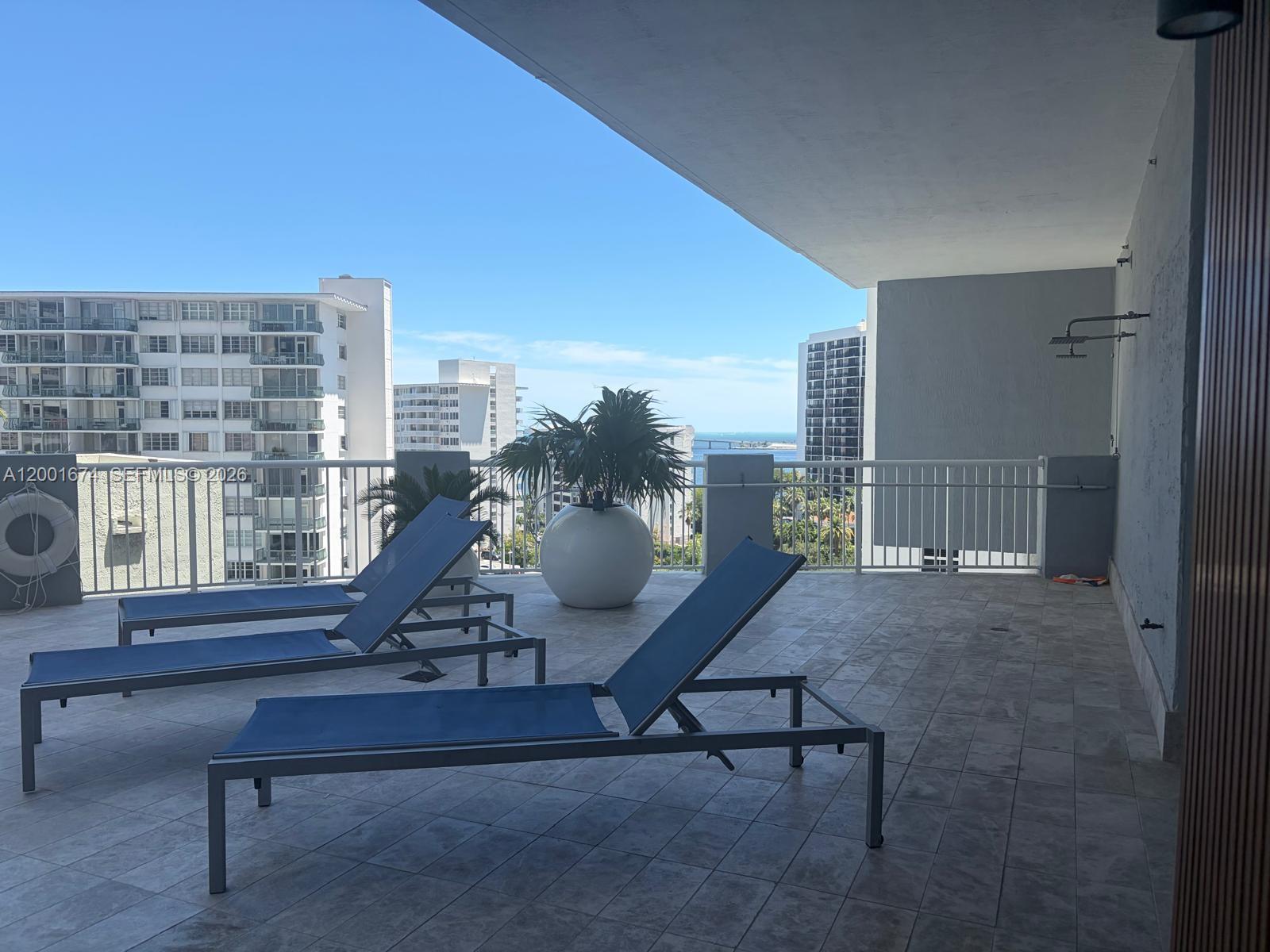 170 SE 14th St #2807, Miami FL 33131
