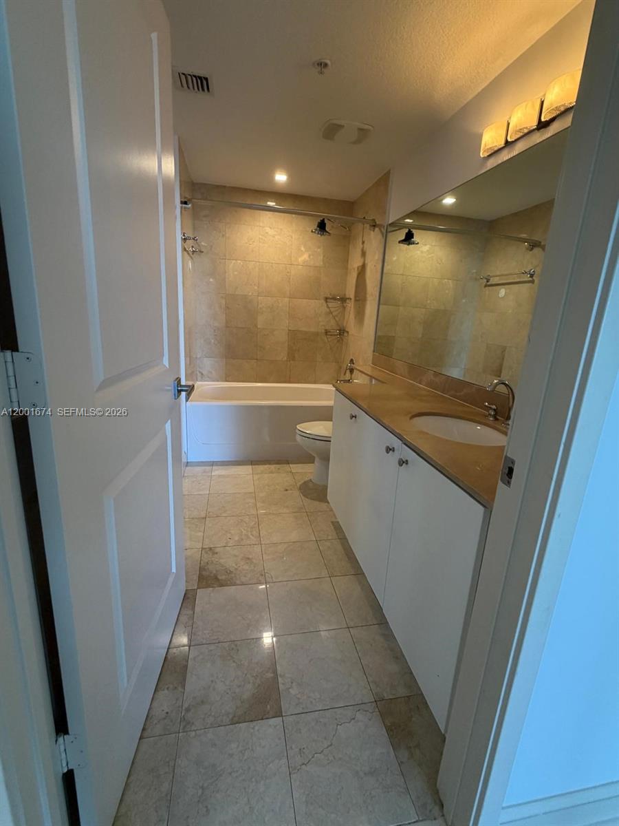 170 SE 14th St #2807, Miami FL 33131