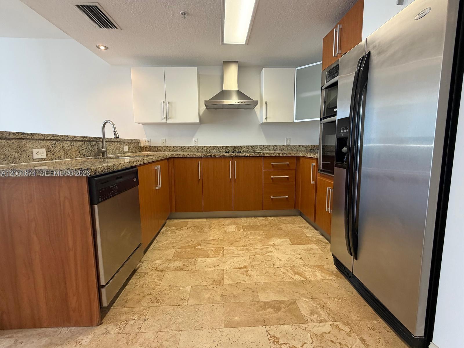 170 SE 14th St #2807, Miami FL 33131