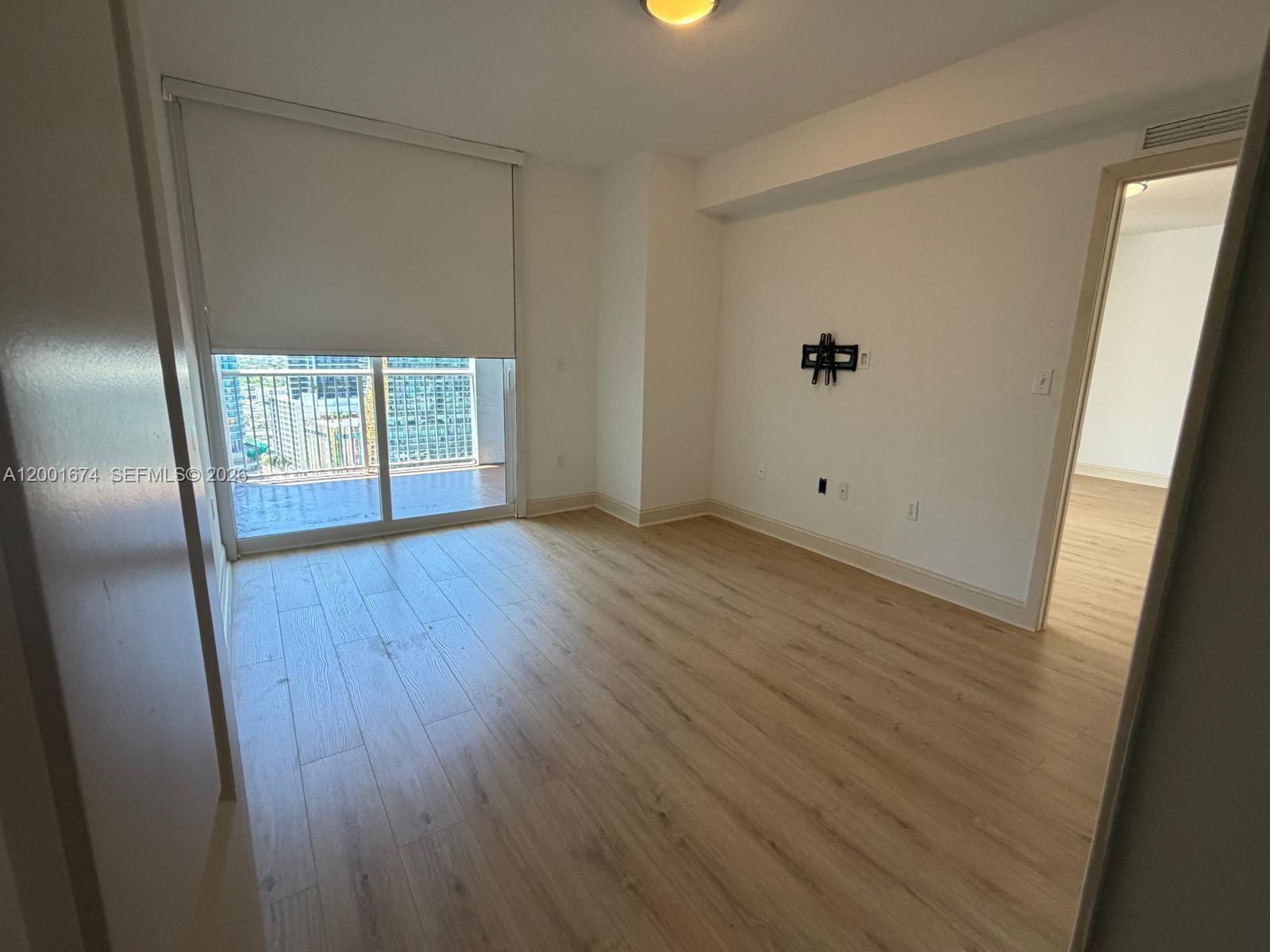 170 SE 14th St #2807, Miami FL 33131