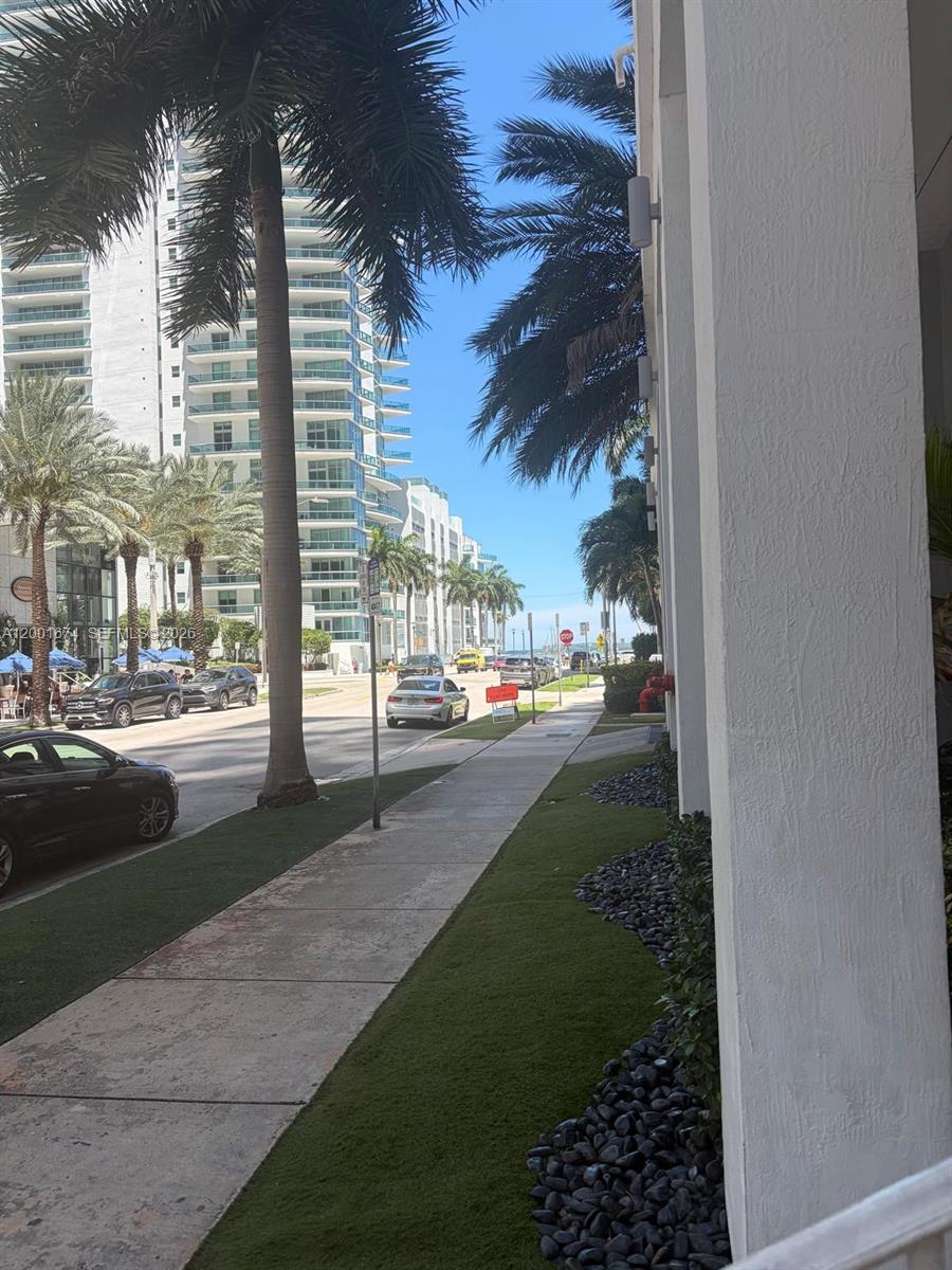 170 SE 14th St #2807, Miami FL 33131