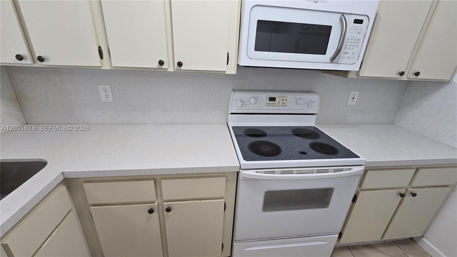 2605 W 67th Pl #23-10, Hialeah FL 33016