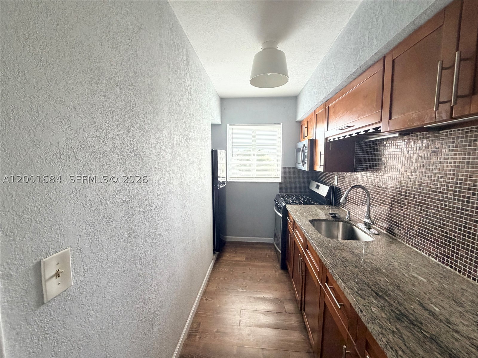 620 84th St #25, Miami Beach FL 33141