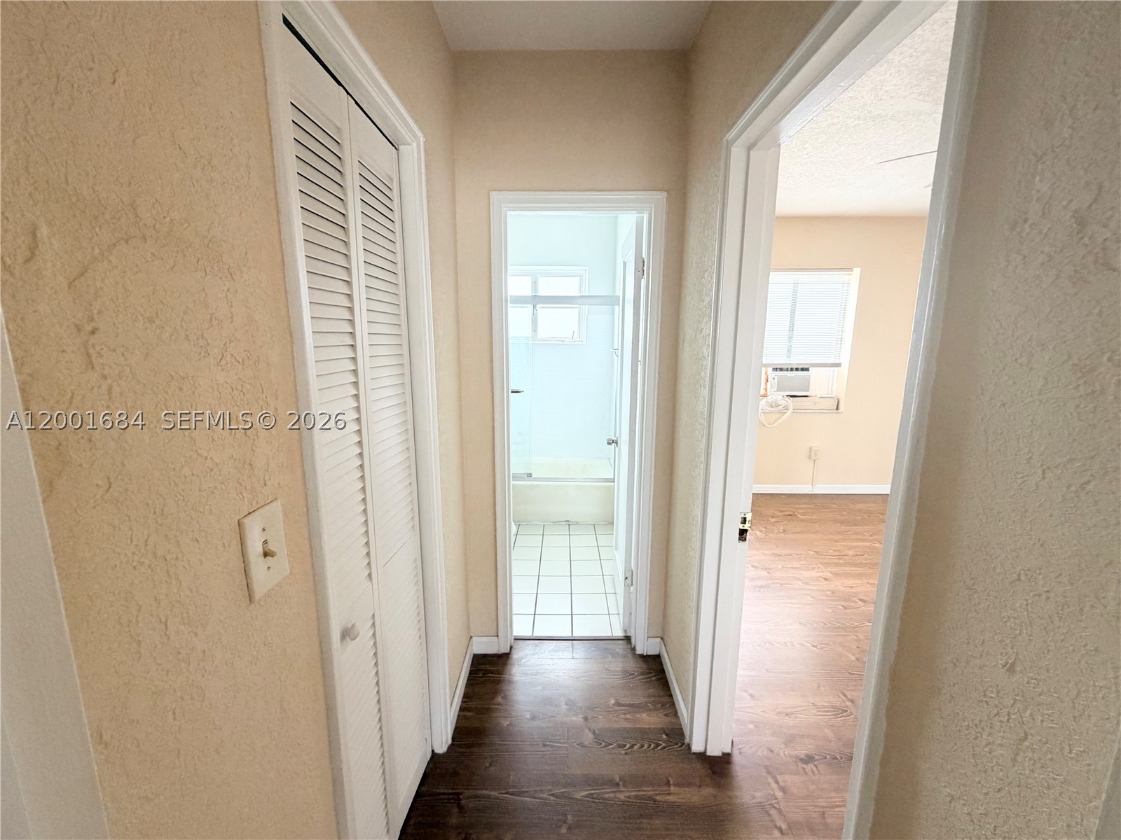 620 84th St #25, Miami Beach FL 33141