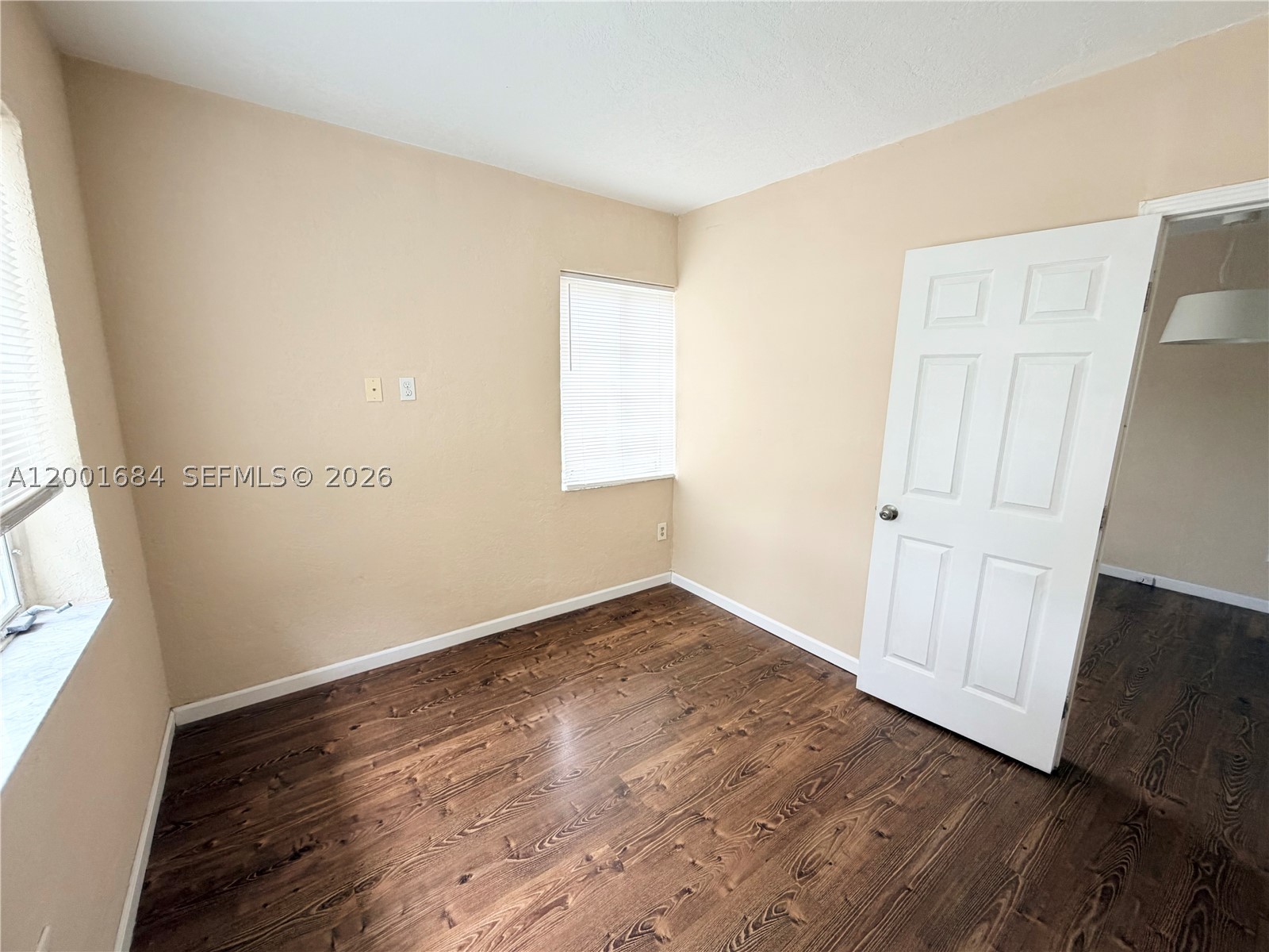 620 84th St #25, Miami Beach FL 33141