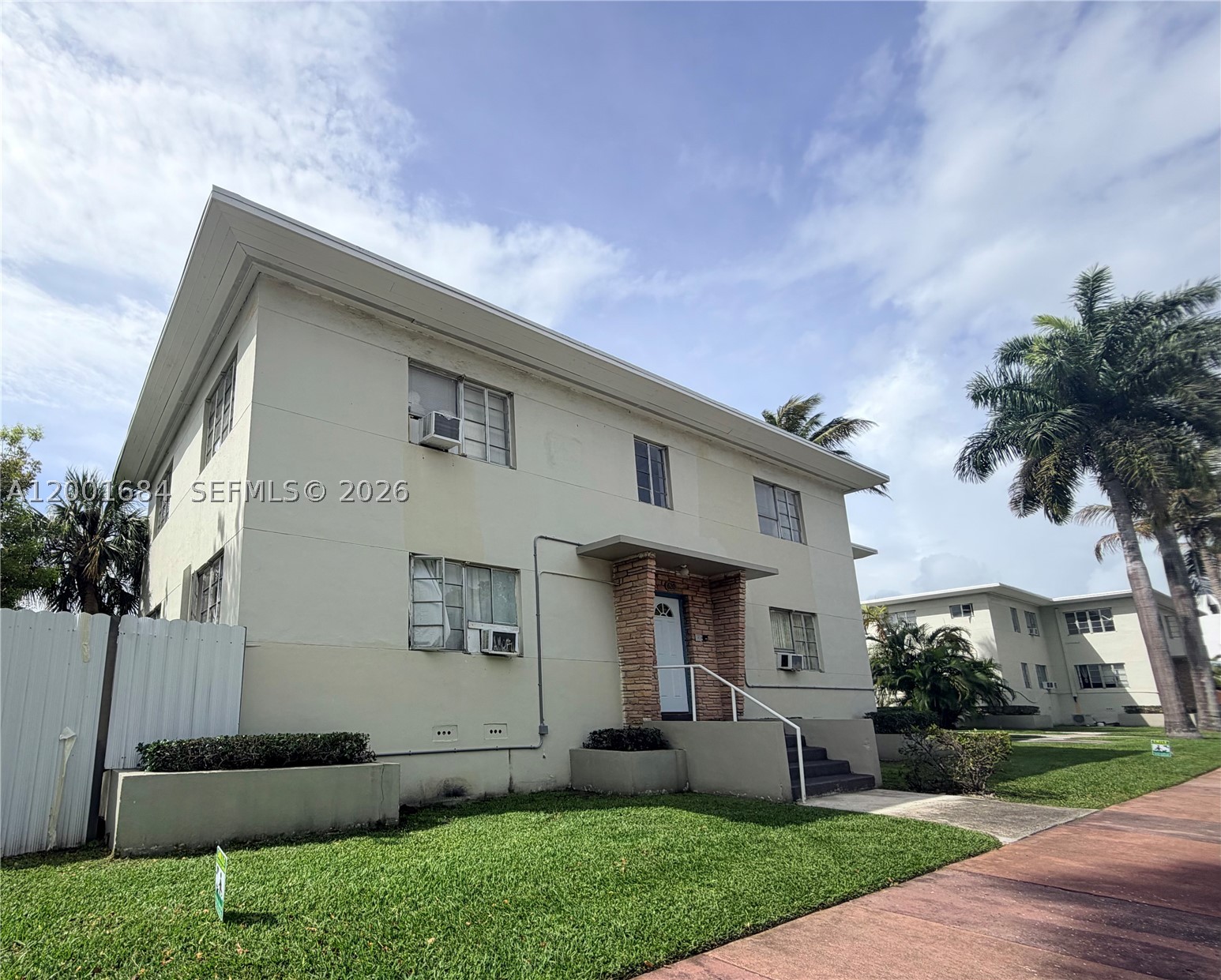 620 84th St #25, Miami Beach FL 33141