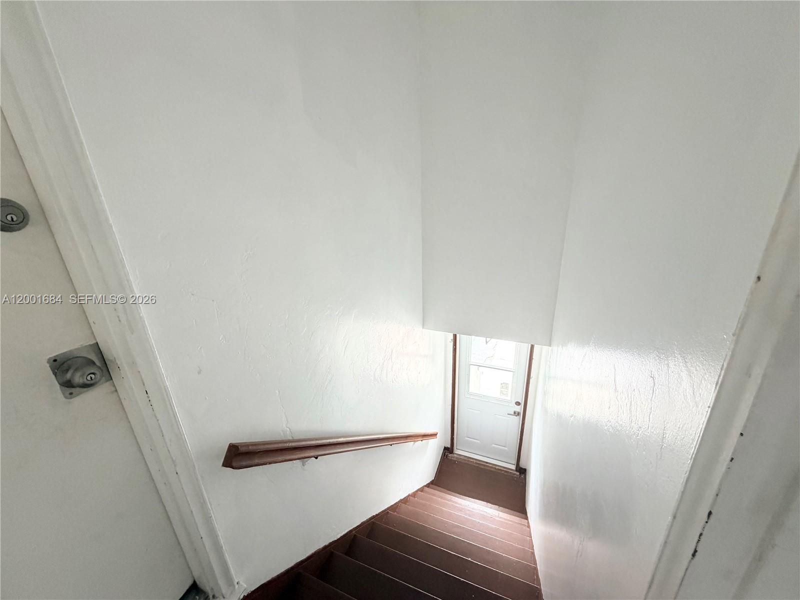 620 84th St #25, Miami Beach FL 33141