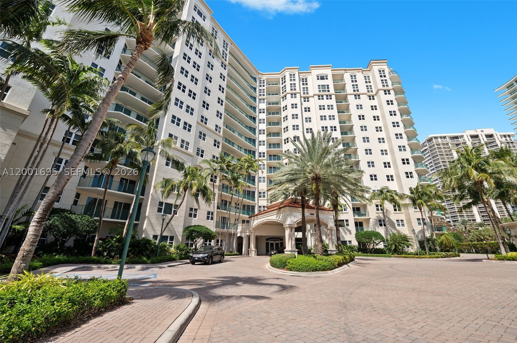 20000 E Country Club Dr #314, Aventura FL 33180