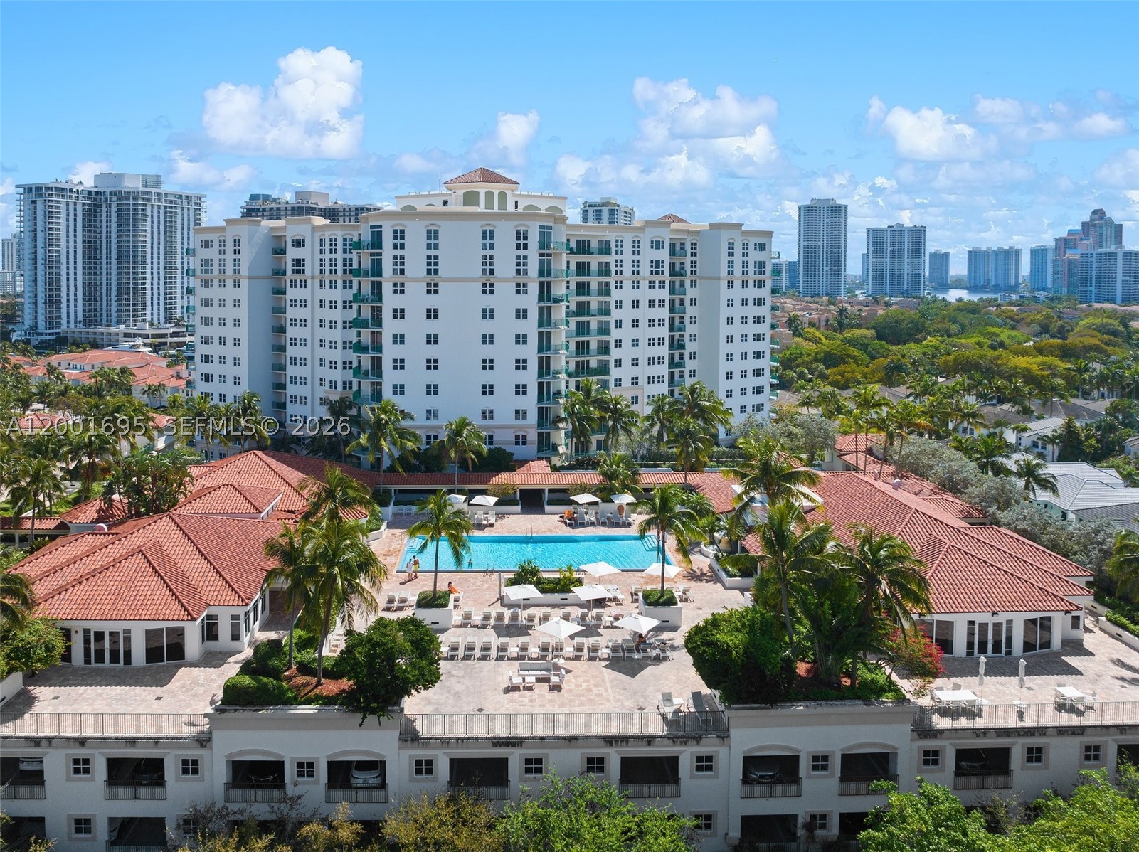 20000 E Country Club Dr #314, Aventura FL 33180