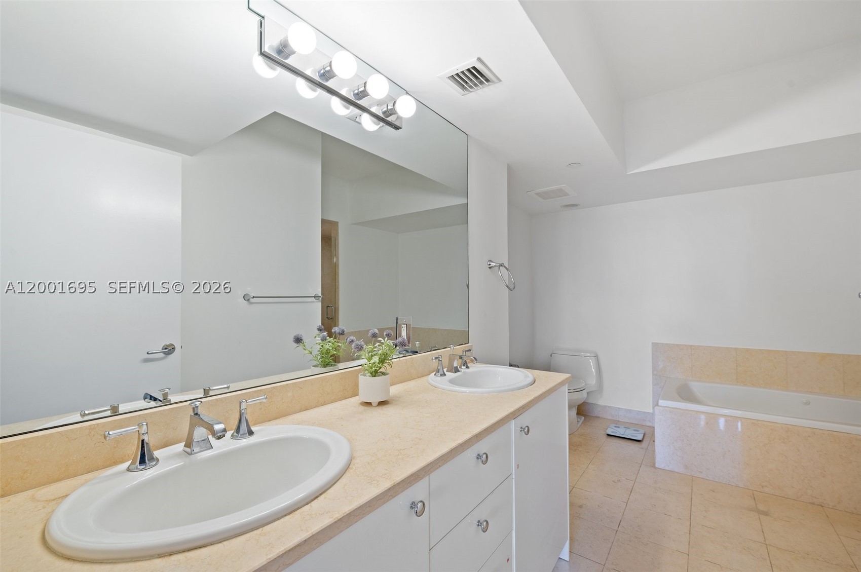 20000 E Country Club Dr #314, Aventura FL 33180