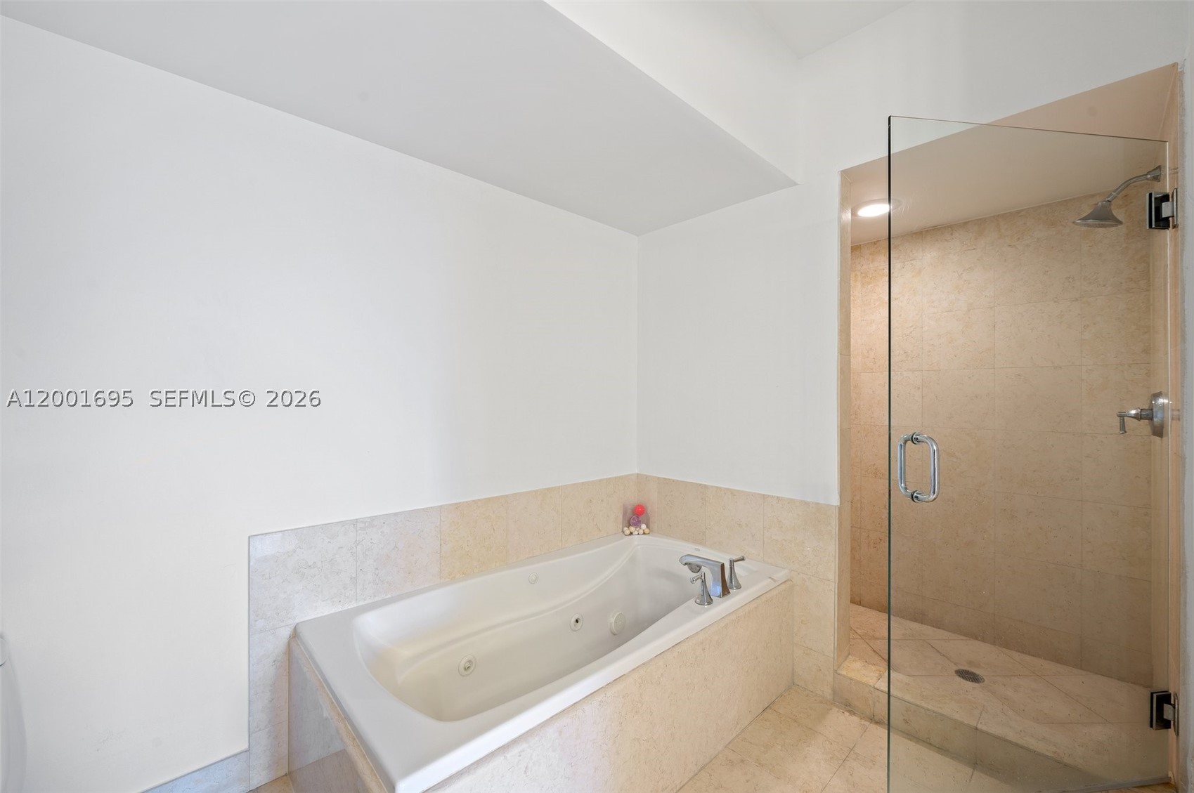 20000 E Country Club Dr #314, Aventura FL 33180