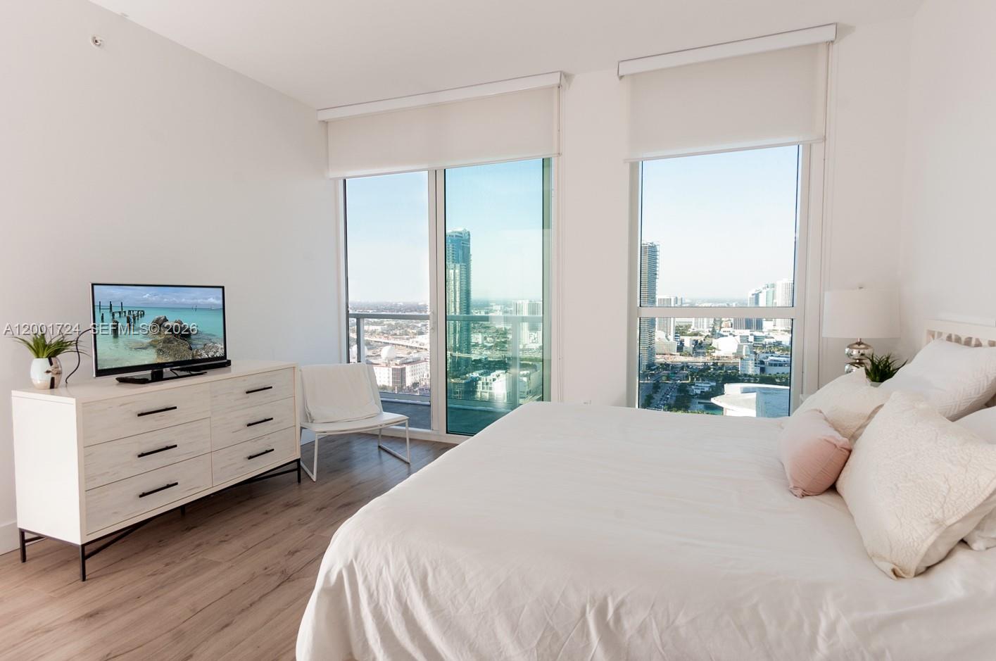 244 Biscayne Blvd #4104, Miami FL 33132