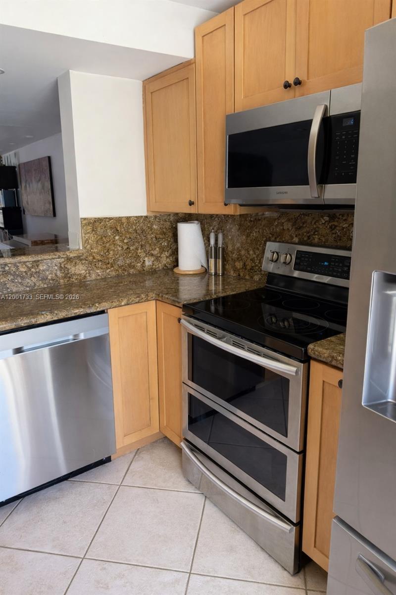 2661 NE 164th St #40, North Miami Beach FL 33160