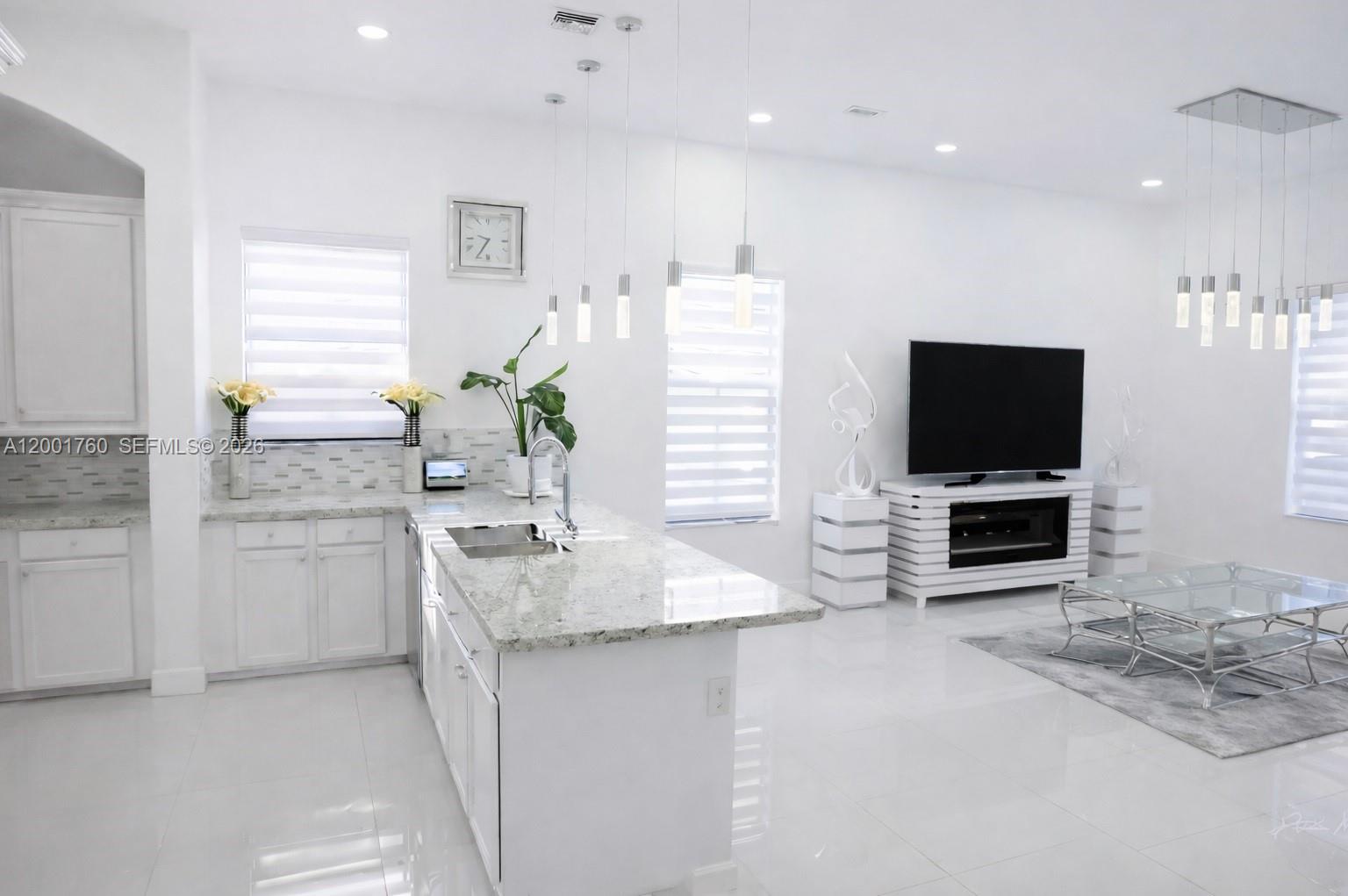 8537 NW 39th Ct, Cooper City FL 33024