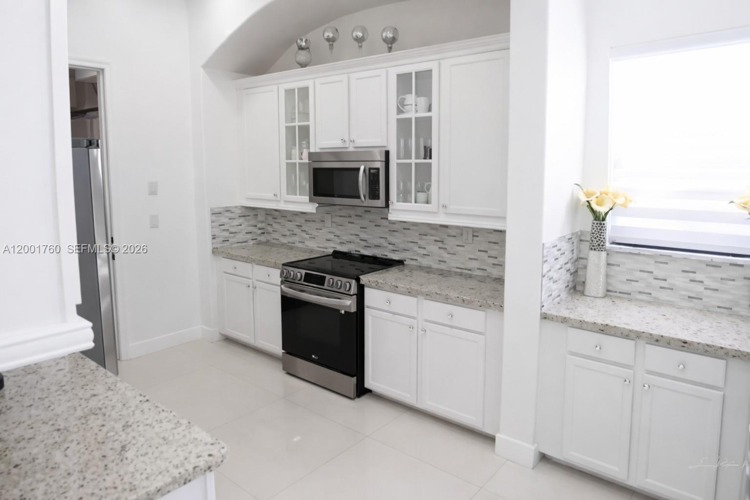 8537 NW 39th Ct, Cooper City FL 33024