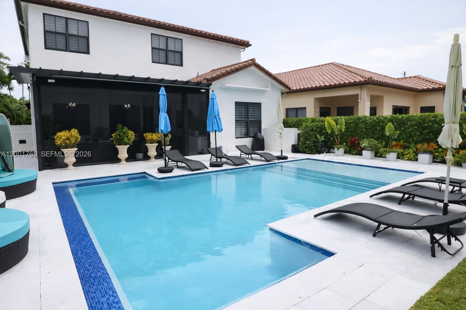 8537 NW 39th Ct, Cooper City FL 33024