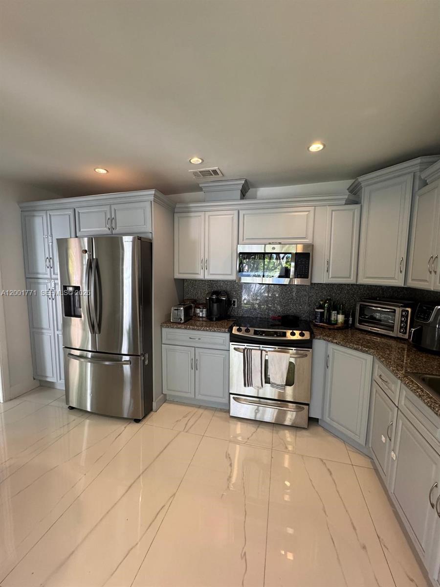 230 CRANWOOD DR, Key Biscayne FL 33149