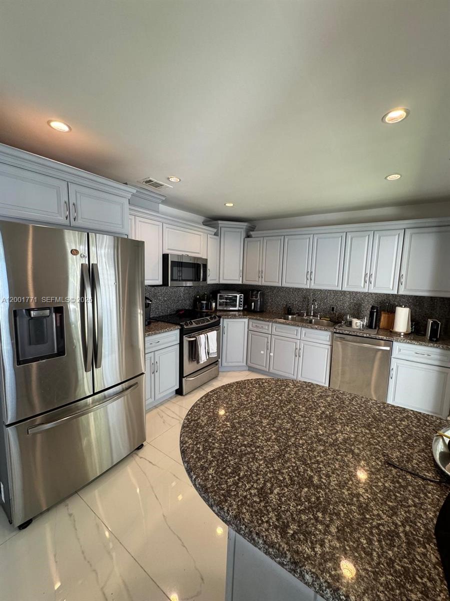 230 CRANWOOD DR, Key Biscayne FL 33149