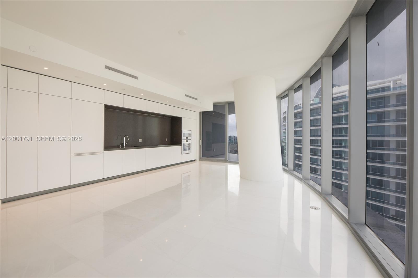 300 Biscayne Boulevard Way #4708W, Miami FL 33131