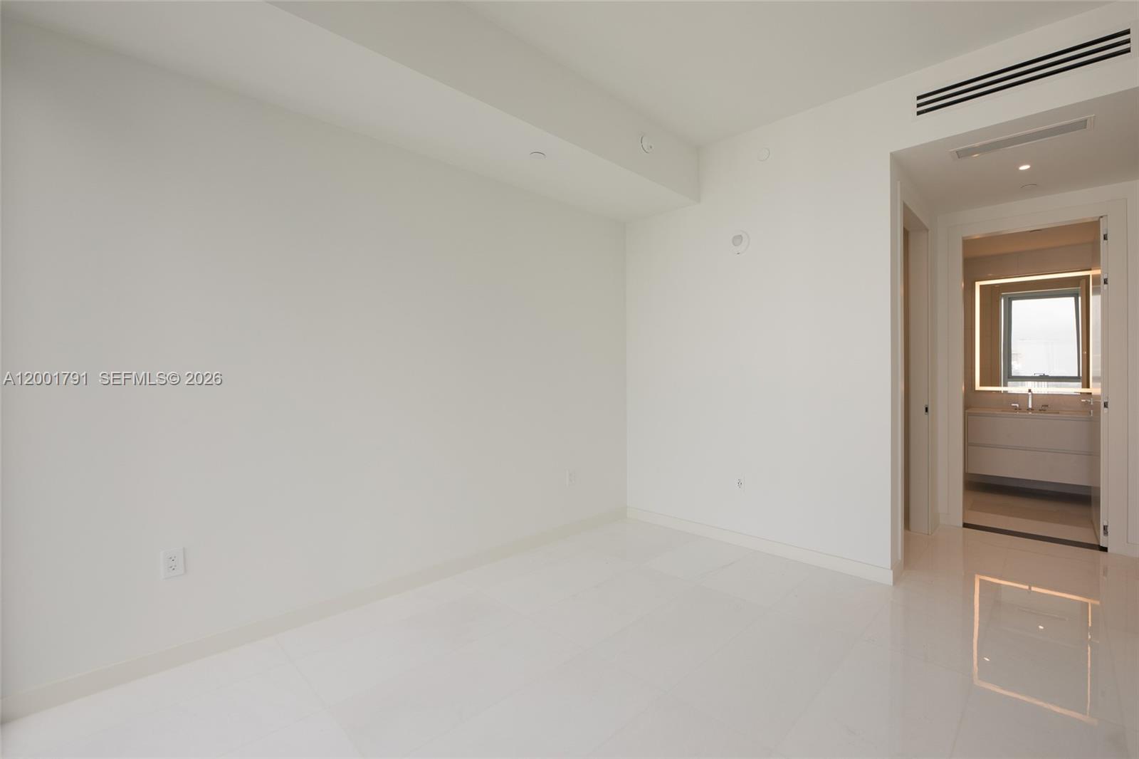 300 Biscayne Boulevard Way #4708W, Miami FL 33131