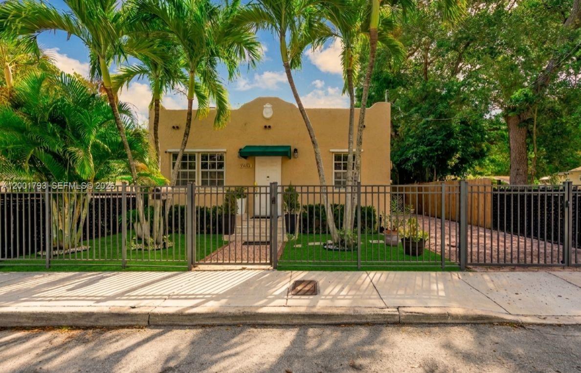 7611 NW 3rd Ave, Miami FL 33150