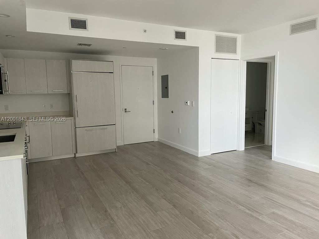 55 SW 9th St #3102, Miami FL 33130