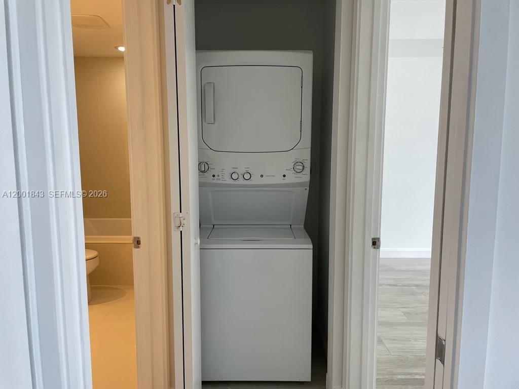 55 SW 9th St #3102, Miami FL 33130