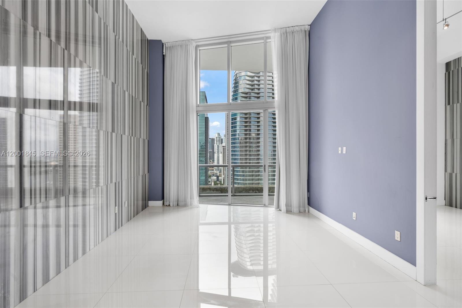 475 Brickell Ave #2812, Miami FL 33131
