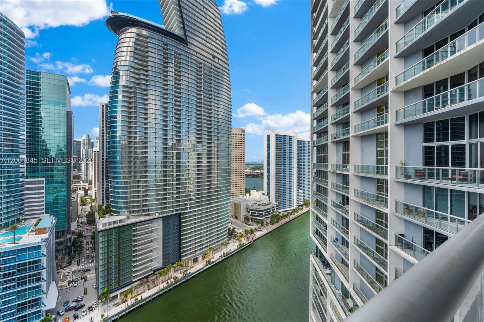 475 Brickell Ave #2812, Miami FL 33131