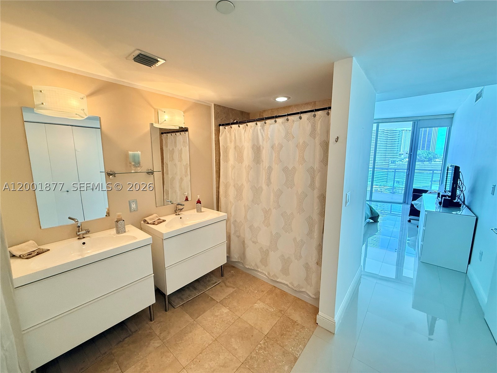 350 S Miami Ave #1601, Miami FL 33130