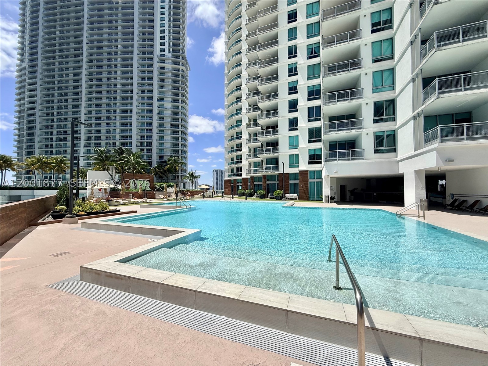 350 S Miami Ave #1601, Miami FL 33130