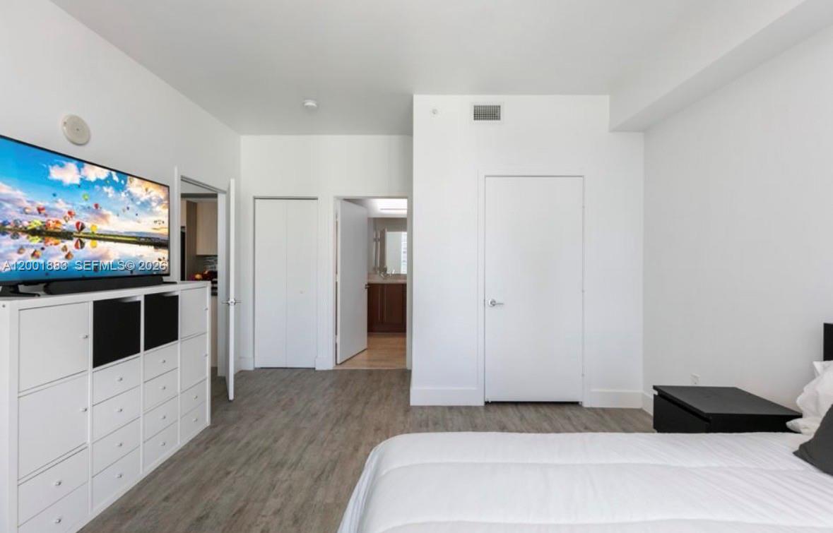 1111 SW 1st Ave #3222-N, Miami FL 33130
