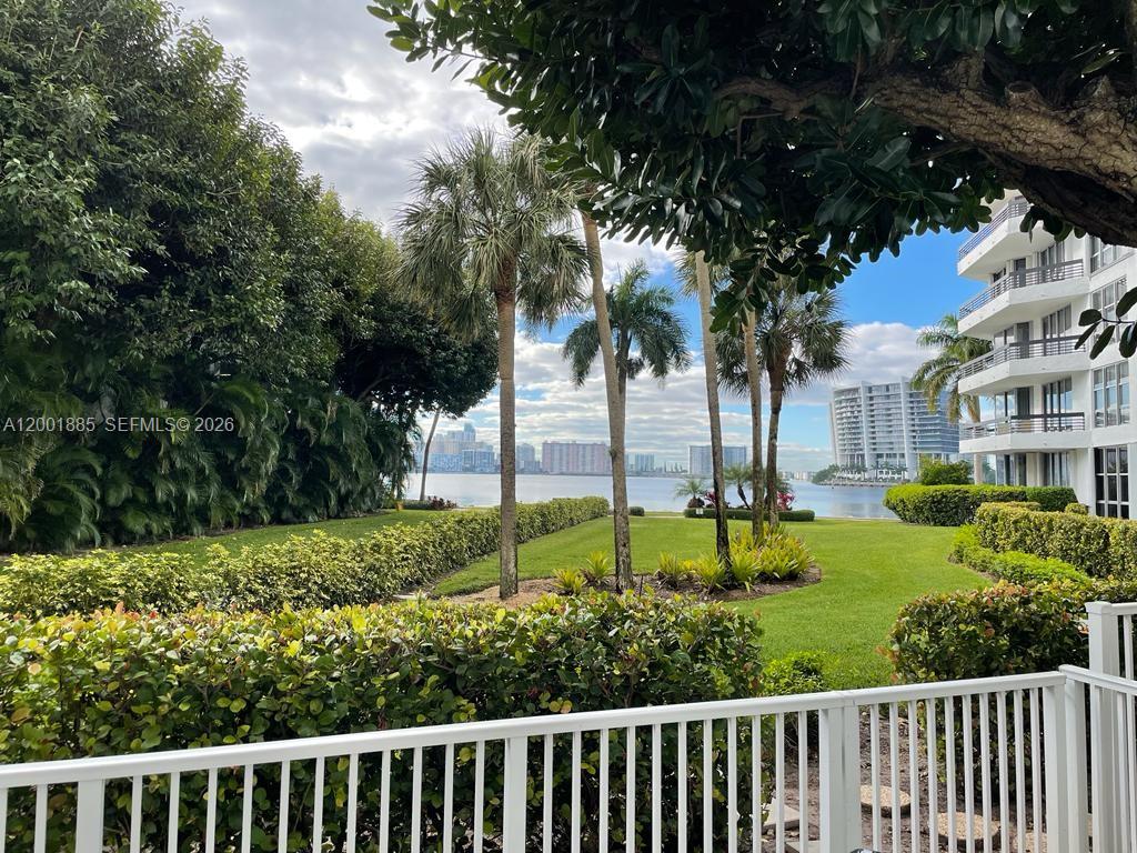 3600 Mystic Pointe Dr #114, Aventura FL 33180