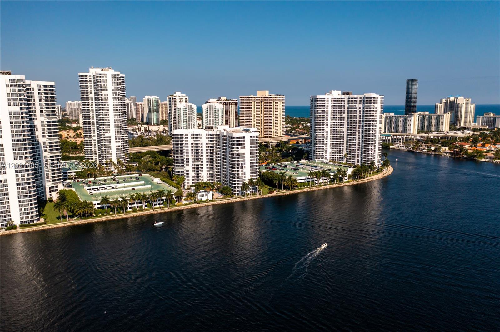 3600 Mystic Pointe Dr #114, Aventura FL 33180