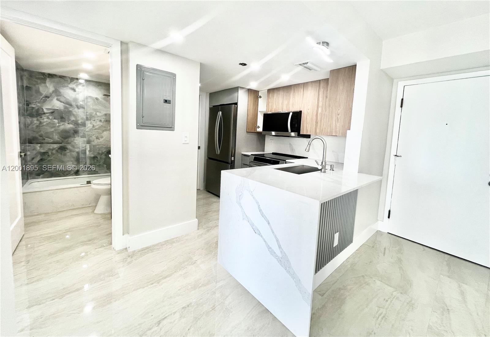 770 Claughton Island Dr #2105, Miami FL 33131