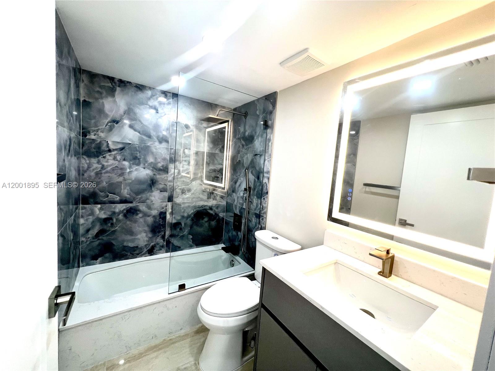 770 Claughton Island Dr #2105, Miami FL 33131