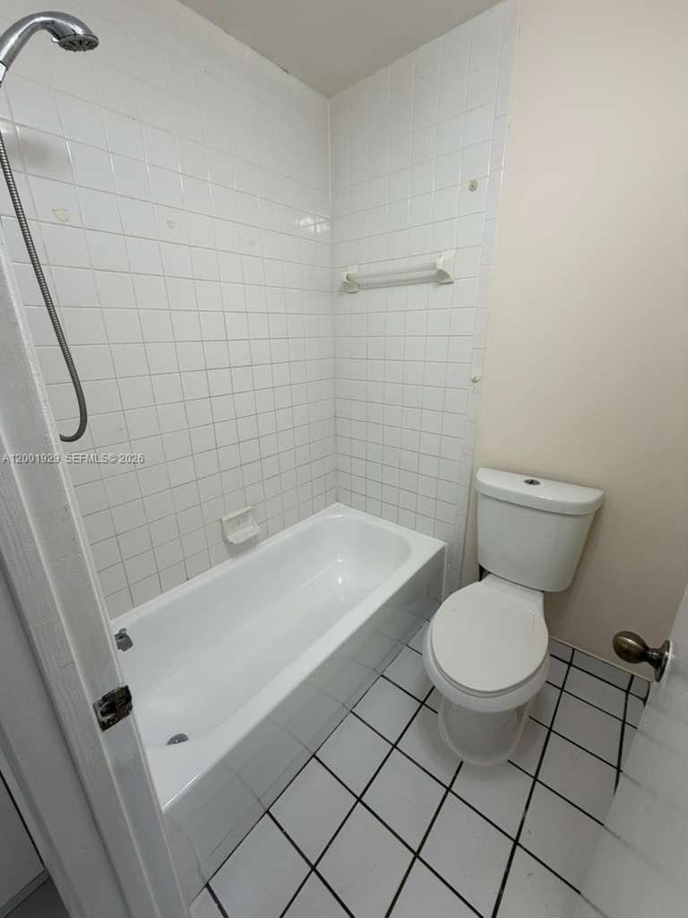 1034 W Jasmine Ln, North Lauderdale FL 33068