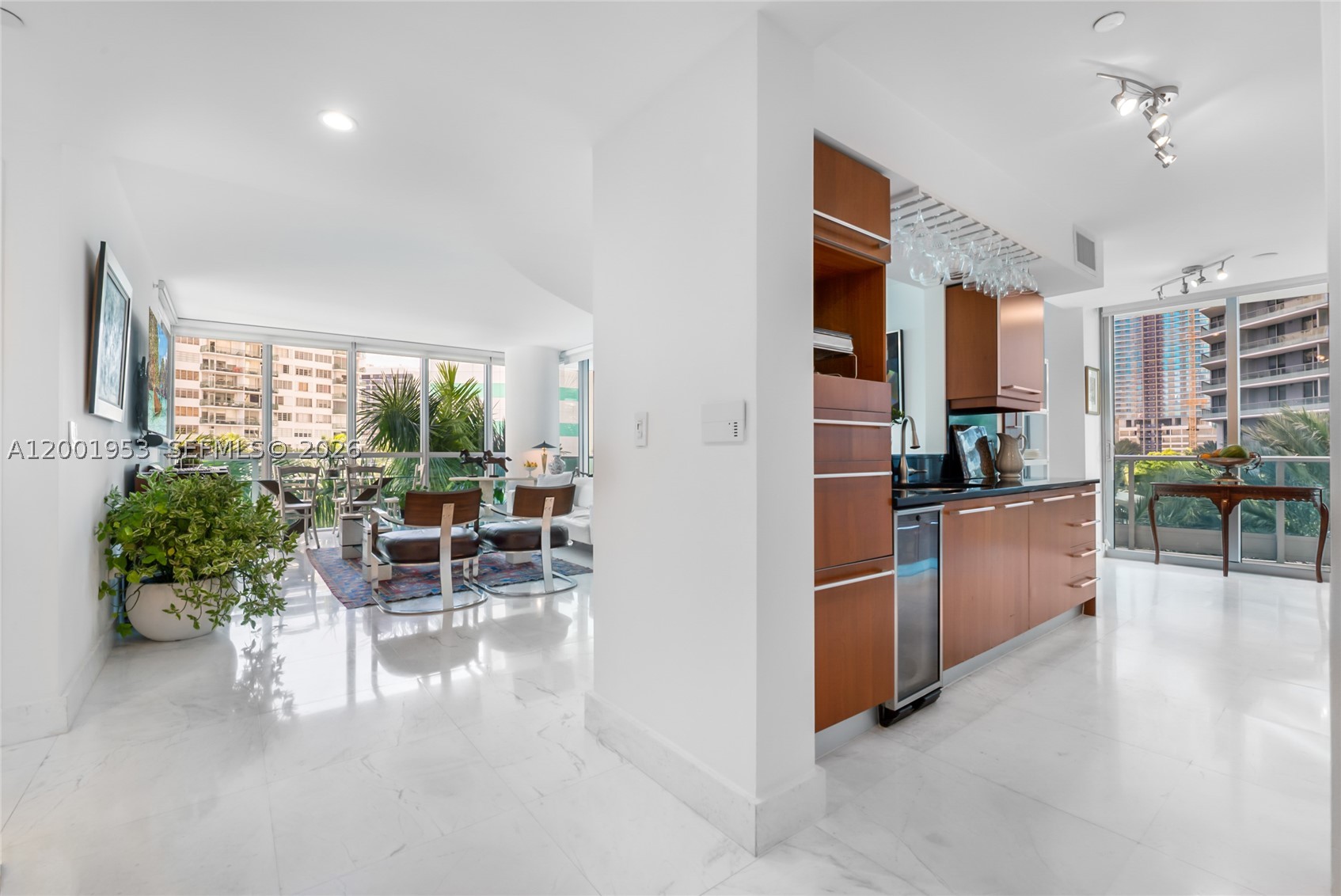 1331 Brickell Bay Dr #408, Miami FL 33131
