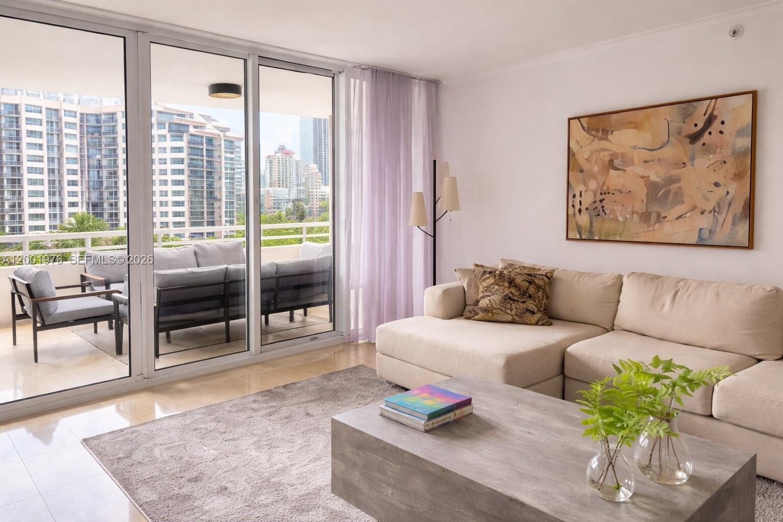 848 Brickell Key Dr #905, Miami FL 33131