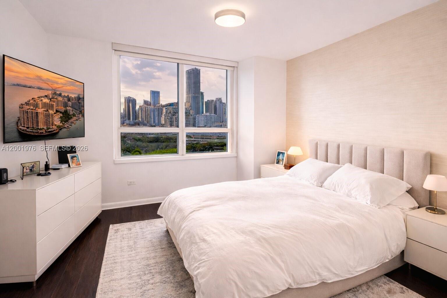 848 Brickell Key Dr #905, Miami FL 33131
