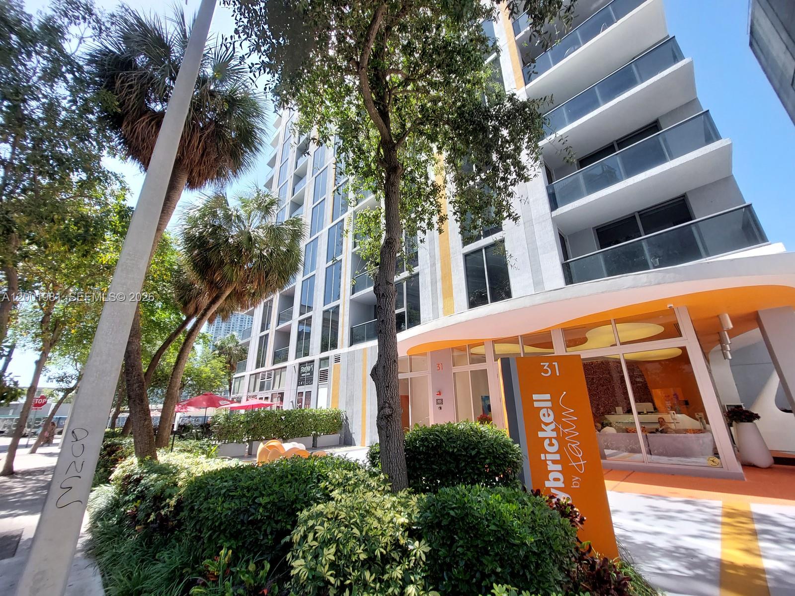31 SE 6th St #1405, Miami FL 33131