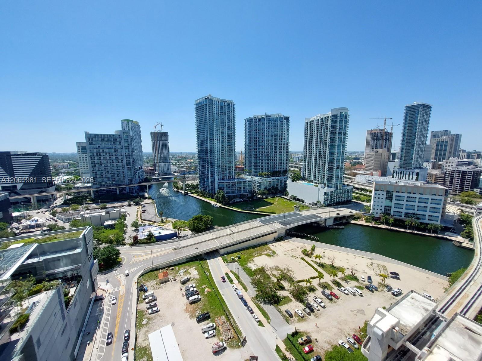 31 SE 6th St #1405, Miami FL 33131