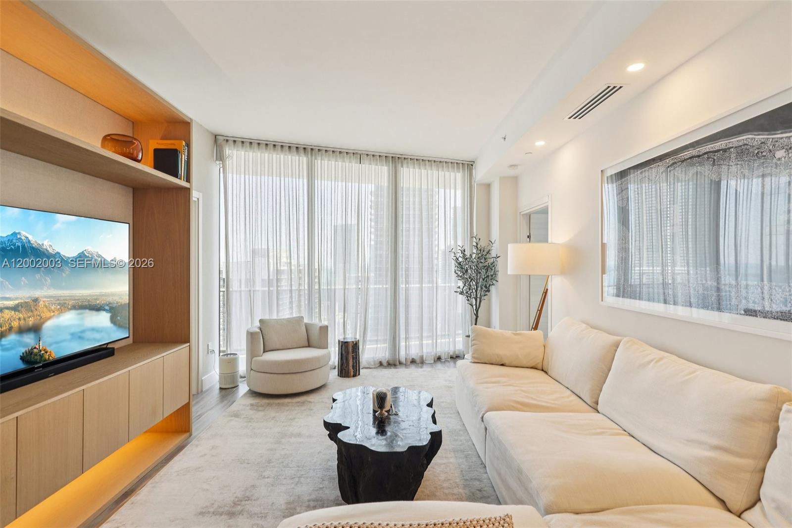 801 S Miami Ave #4902, Miami FL 33130