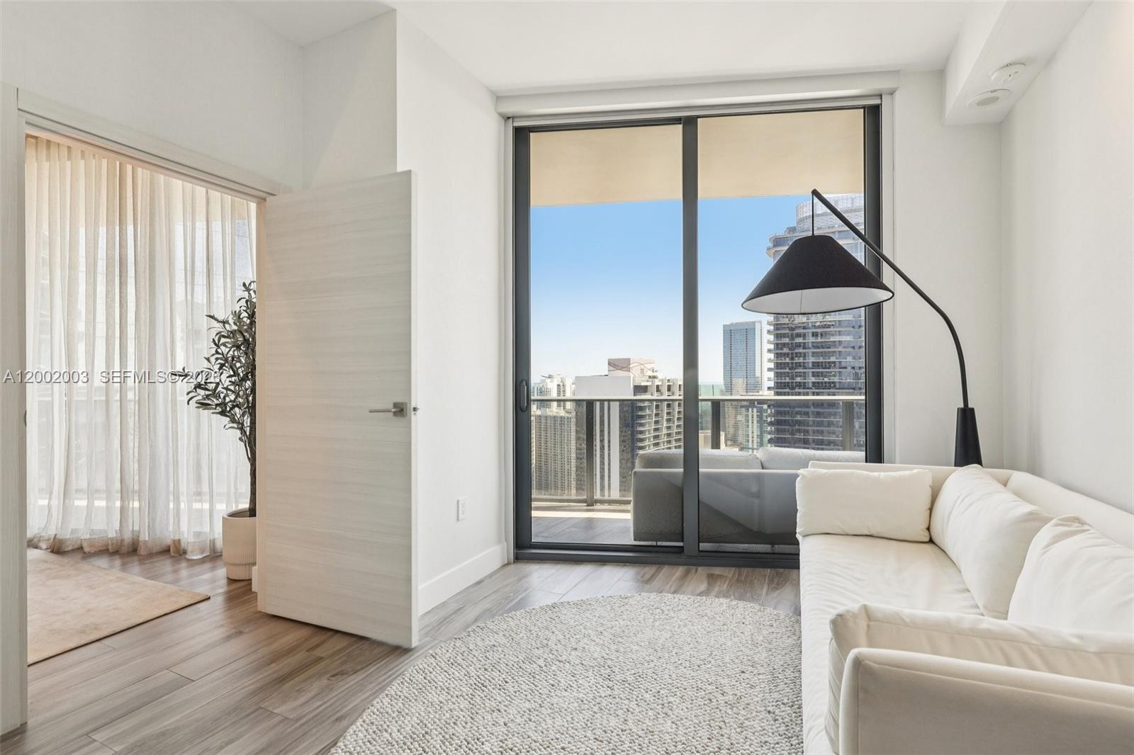 801 S Miami Ave #4902, Miami FL 33130