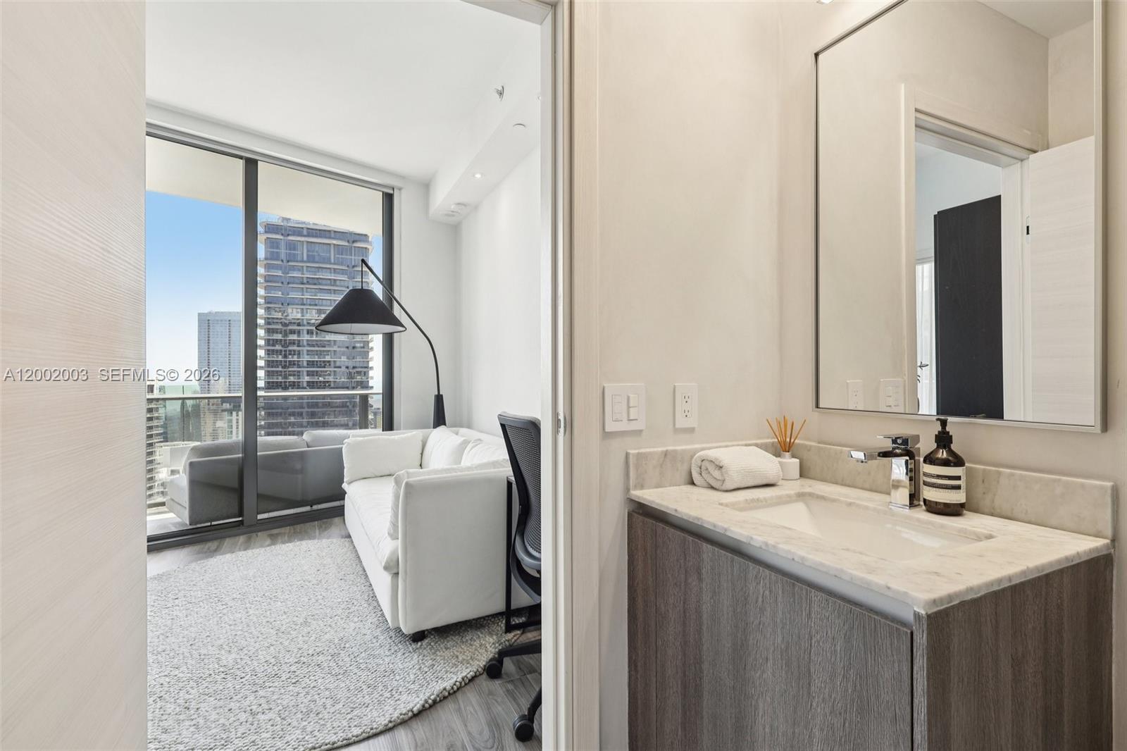801 S Miami Ave #4902, Miami FL 33130