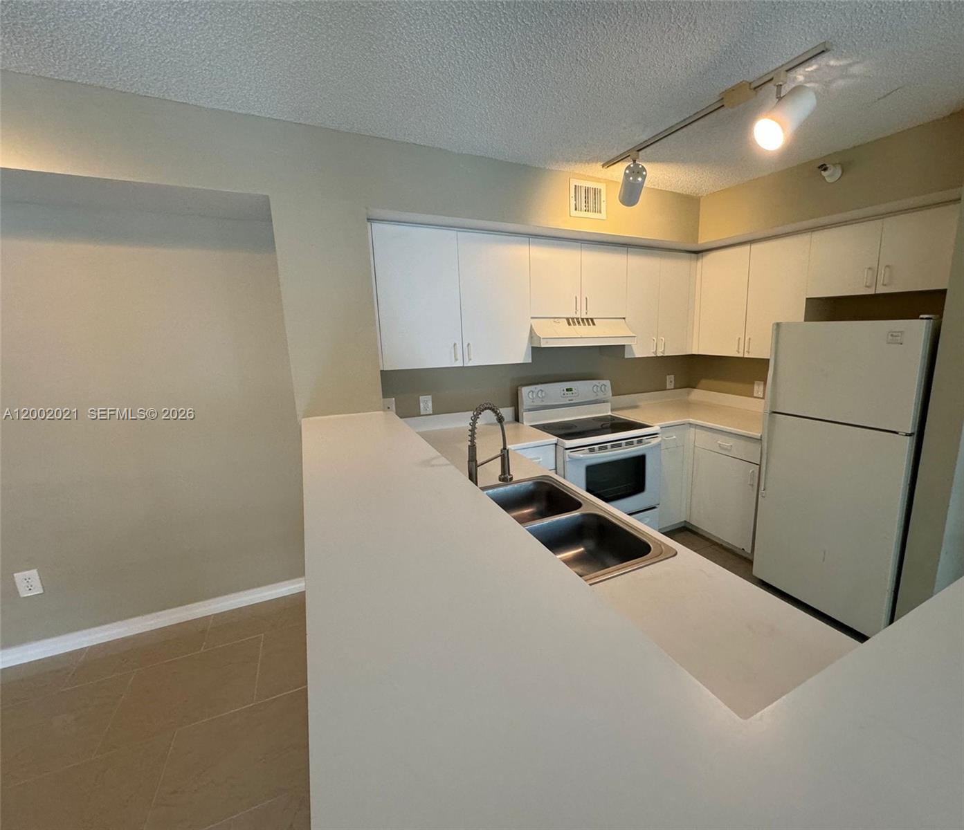 111 Yacht Club Way #107, Hypoluxo FL 33462