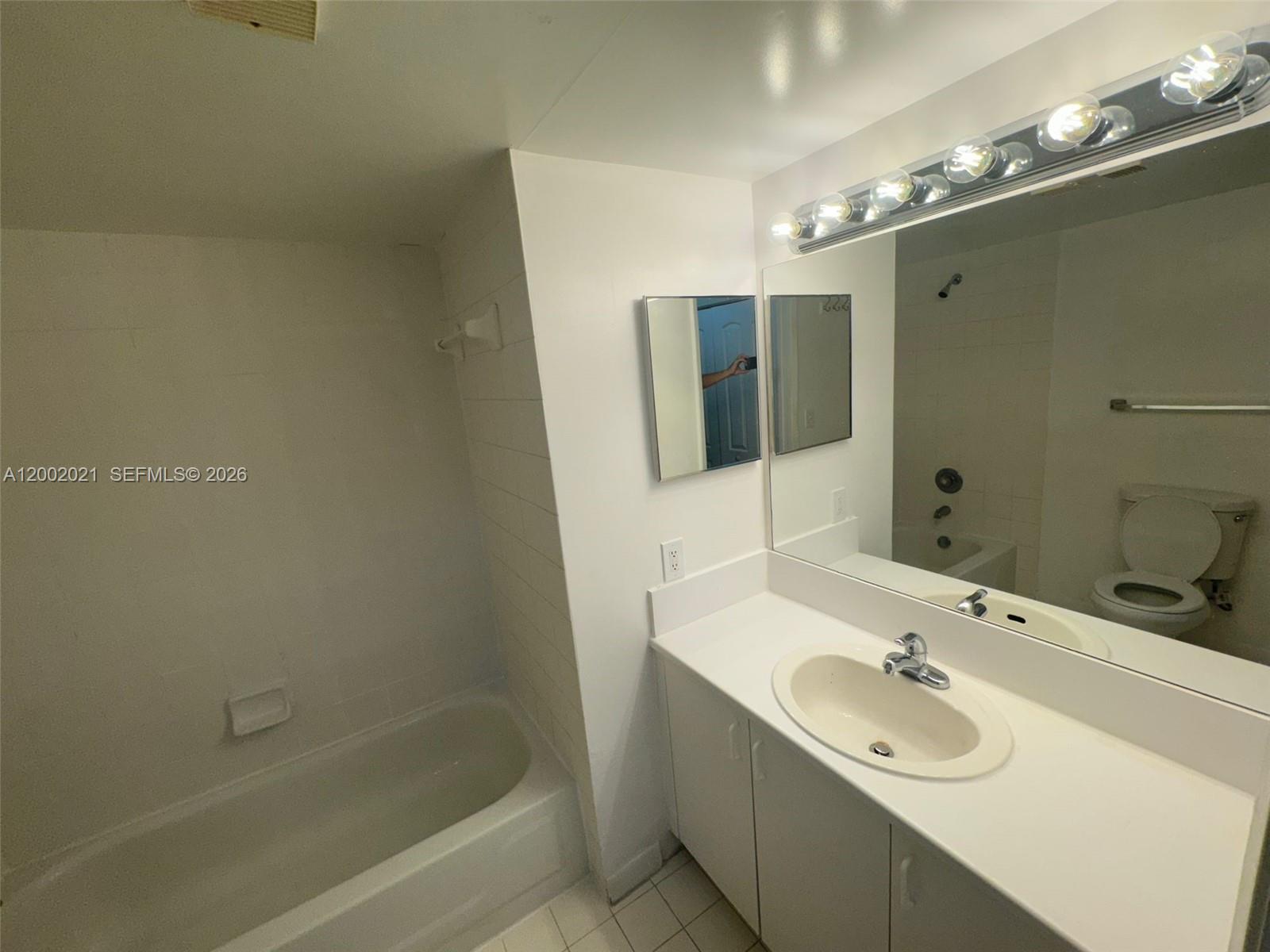 111 Yacht Club Way #107, Hypoluxo FL 33462