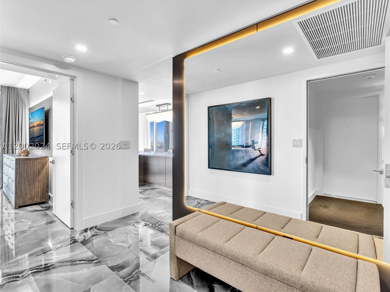 475 Brickell Ave #2715, Miami FL 33131