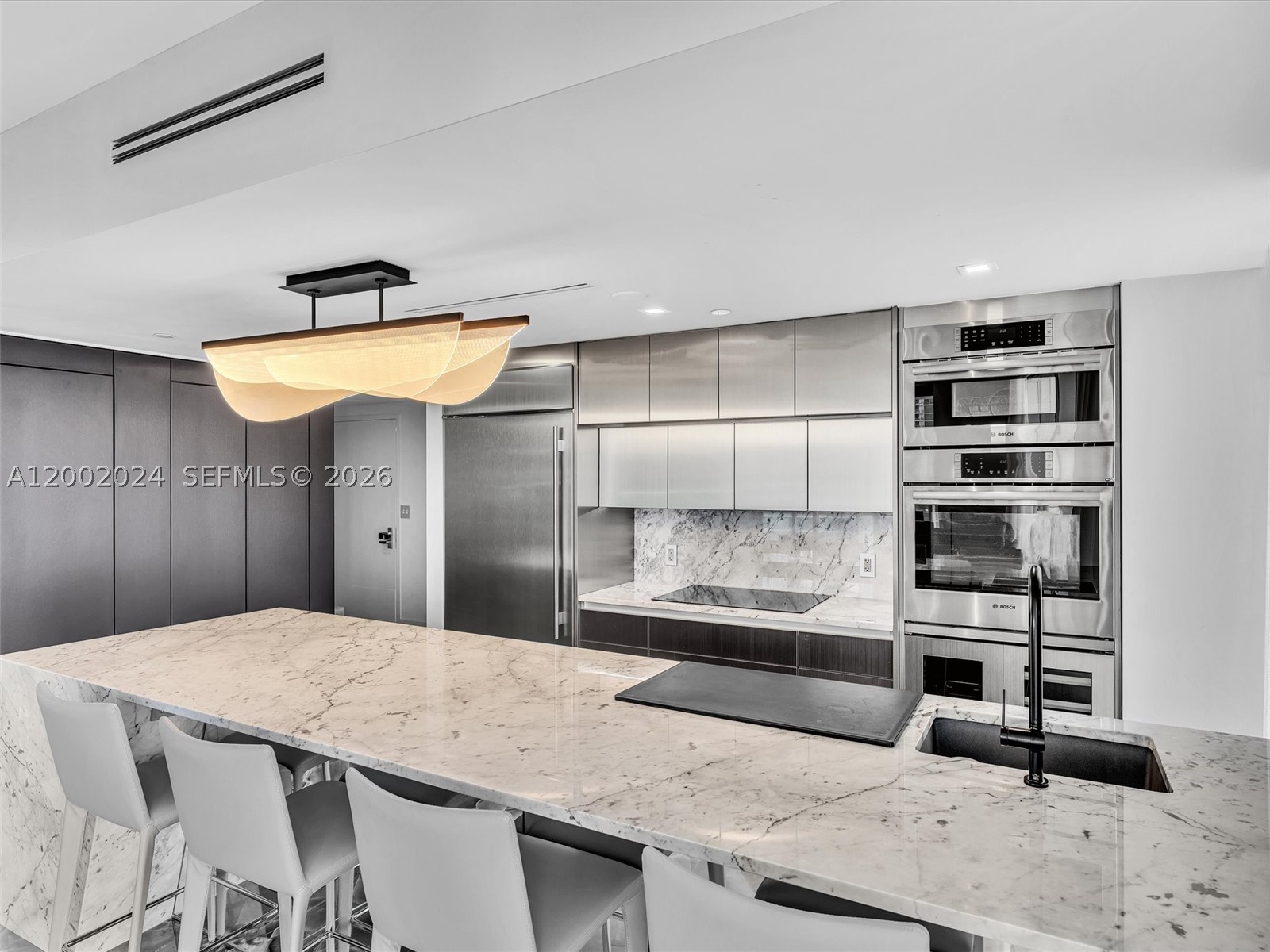 475 Brickell Ave #2715, Miami FL 33131