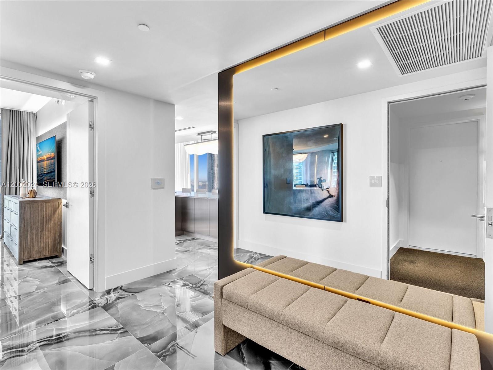 475 Brickell Ave #2715, Miami FL 33131